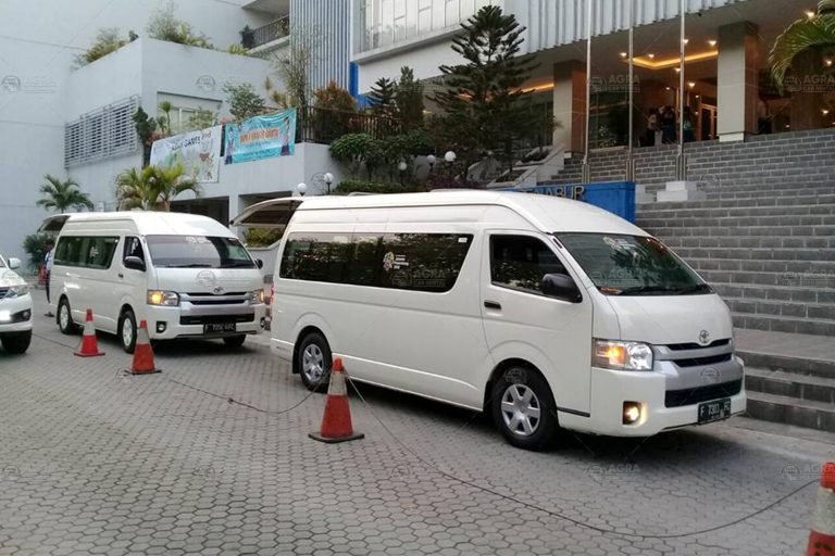 sewa hiace